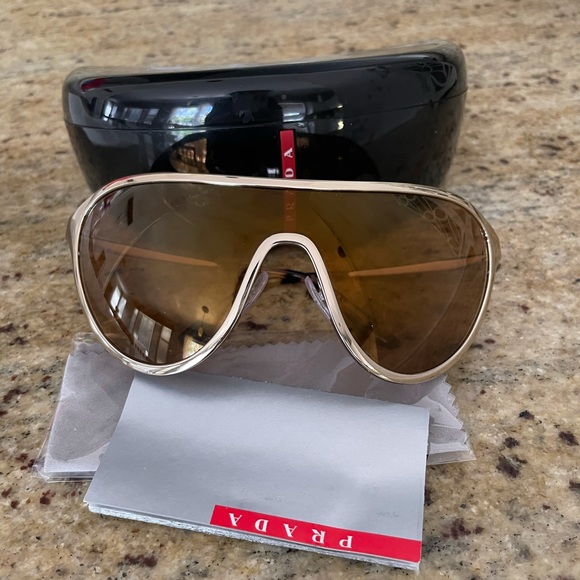 Forever 21 Accessories - New Prada sunglasses ❣️